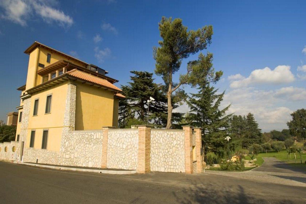 Hotel Poggio Regillo 3*